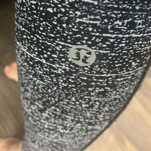 Lululemon HR SZ 4 7/8 leggings
